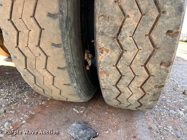 image for item DG4380 1992 G&H Manufacturing  1630 roll-off container trailer