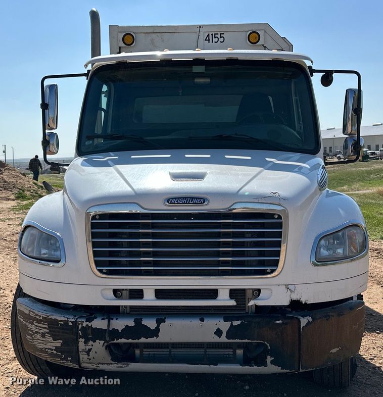 image for item DG4381 2015 Freightliner  Business Class M2 refuse truck