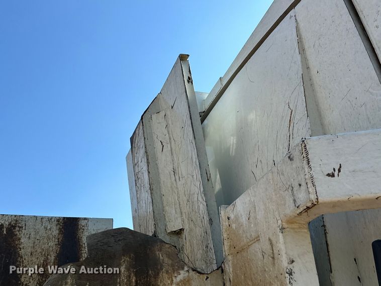 image for item DG4381 2015 Freightliner  Business Class M2 refuse truck