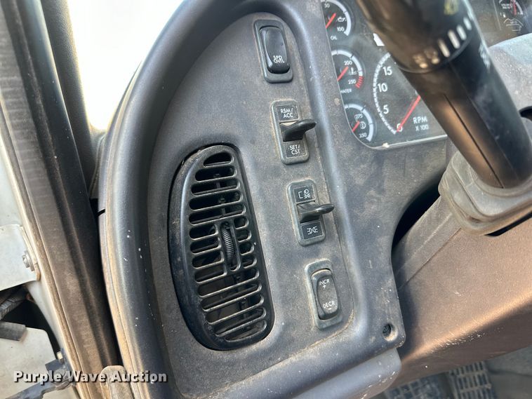 image for item DG4381 2015 Freightliner  Business Class M2 refuse truck