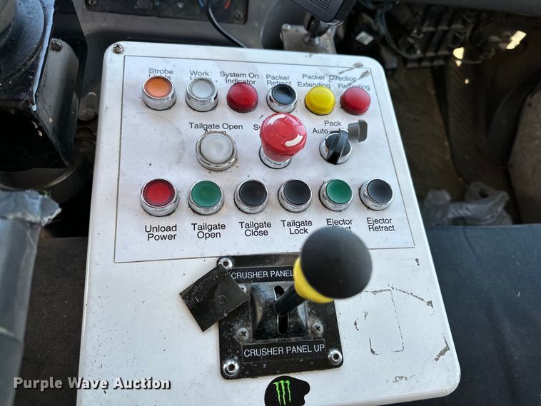 image for item DG4381 2015 Freightliner  Business Class M2 refuse truck