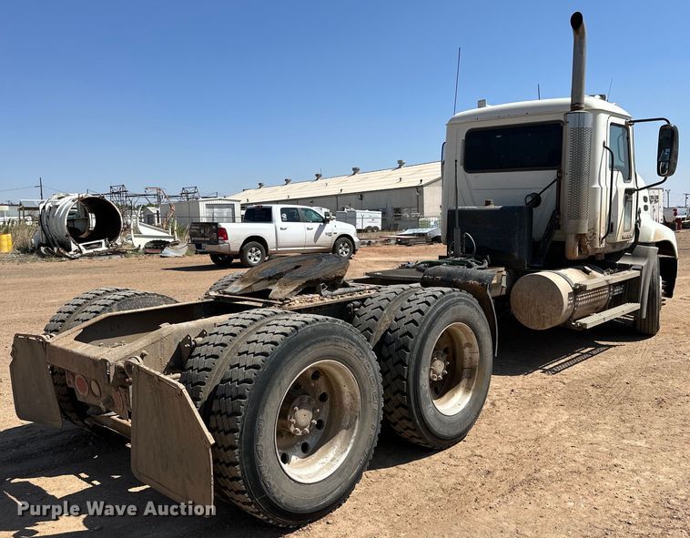 image for item DG4384 2007 Mack CXP semi truck
