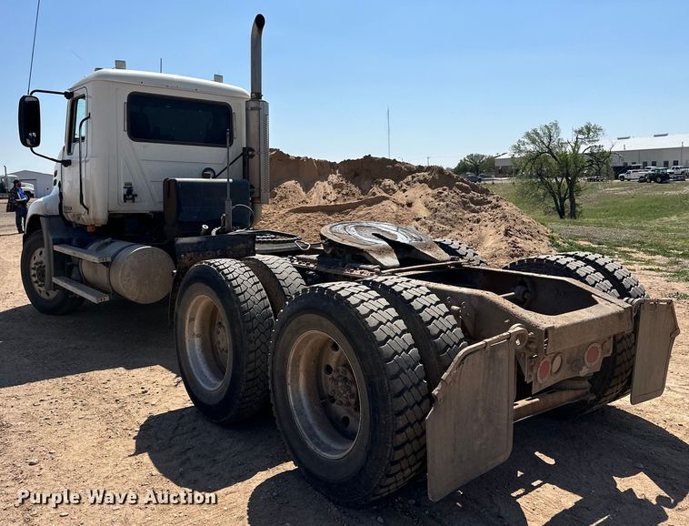 image for item DG4384 2007 Mack CXP semi truck