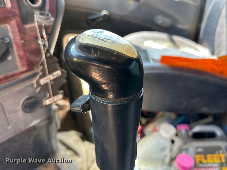 image for item DG4384 2007 Mack CXP semi truck