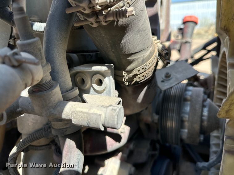 image for item DG4384 2007 Mack CXP semi truck
