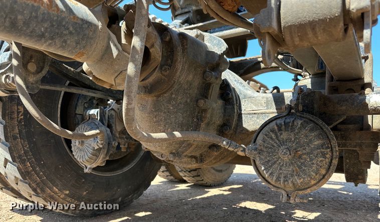 image for item DG4384 2007 Mack CXP semi truck