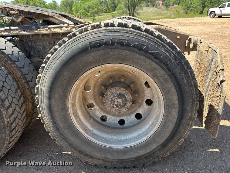image for item DG4384 2007 Mack CXP semi truck