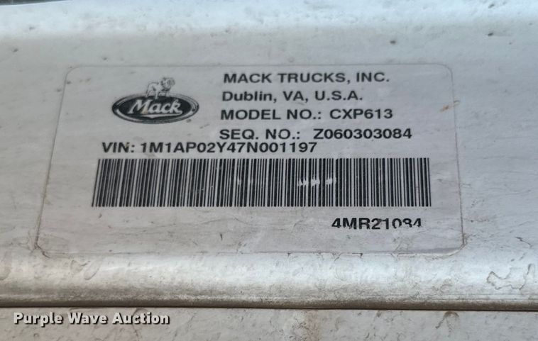 image for item DG4384 2007 Mack CXP semi truck