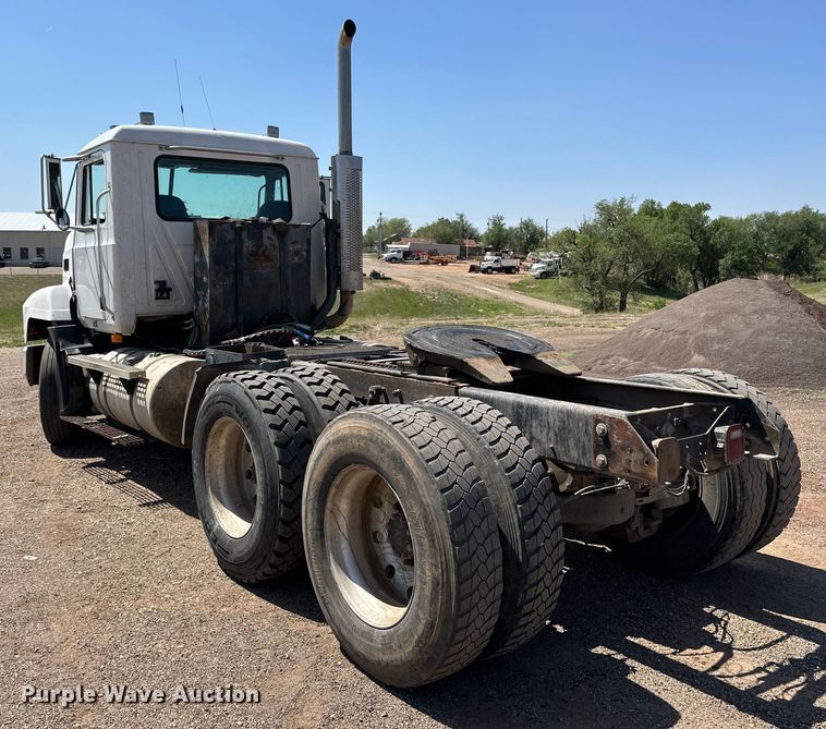 image for item DG4387 1995 Mack semi truck