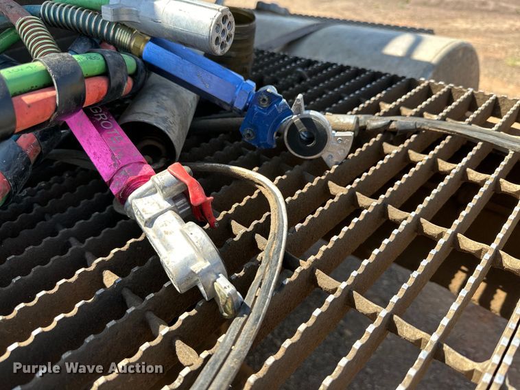 image for item DG4387 1995 Mack semi truck