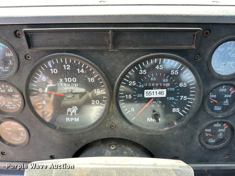 image for item DG4387 1995 Mack semi truck