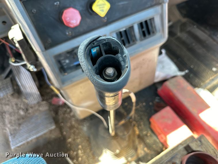 image for item DG4387 1995 Mack semi truck