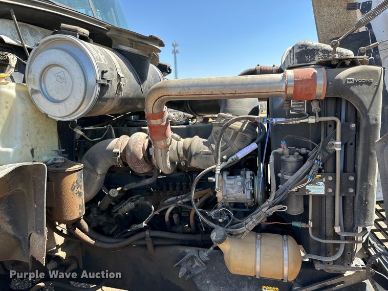 image for item DG4387 1995 Mack semi truck