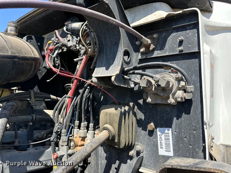 image for item DG4387 1995 Mack semi truck