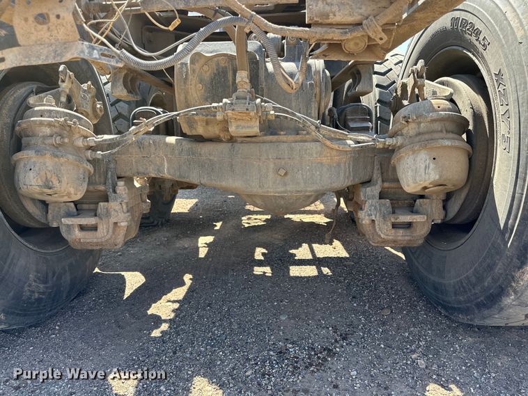 image for item DG4387 1995 Mack semi truck