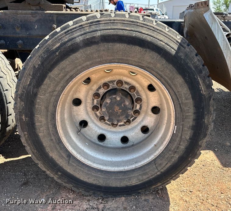 image for item DG4387 1995 Mack semi truck