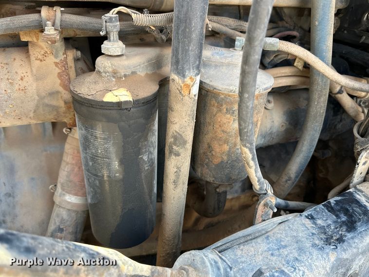 image for item DG4389 1993 Mack RD690S semi truck