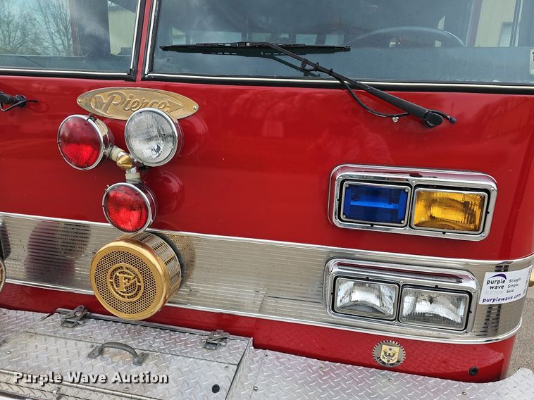 image for item DM1585 1987 Pierce fire truck