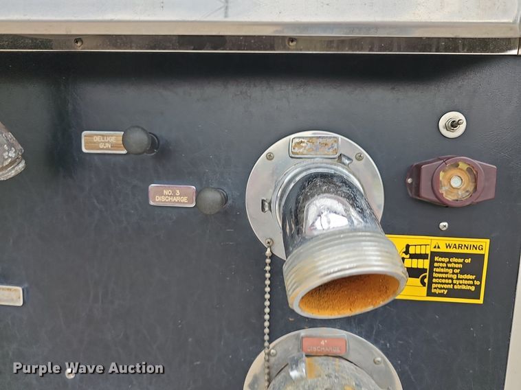 image for item DM1585 1987 Pierce fire truck