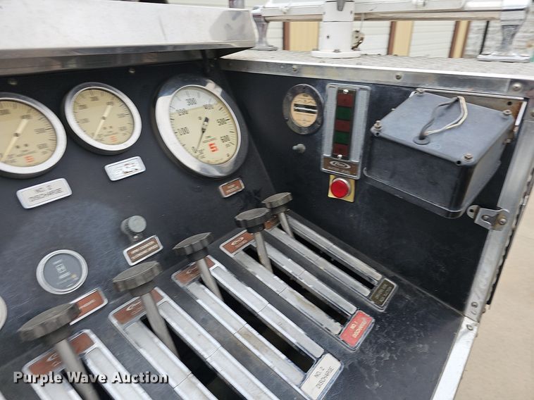 image for item DM1585 1987 Pierce fire truck