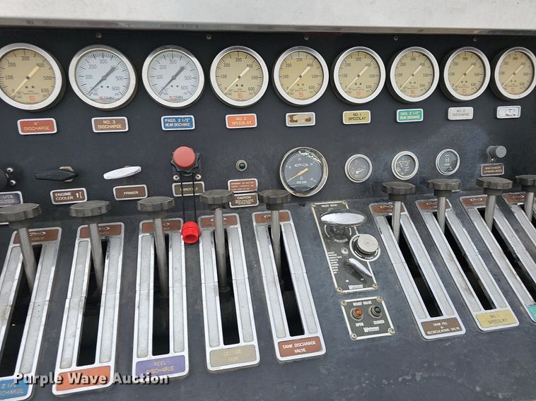 image for item DM1585 1987 Pierce fire truck