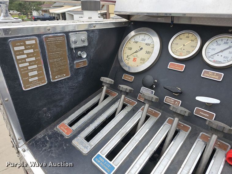 image for item DM1585 1987 Pierce fire truck