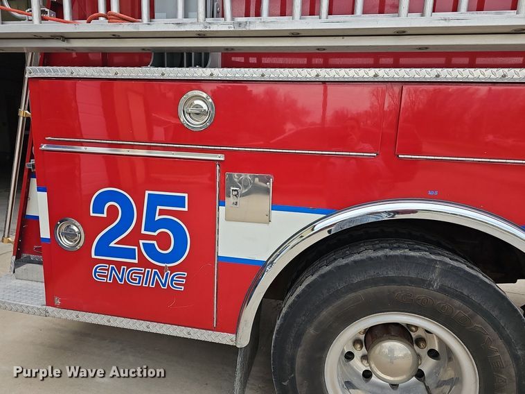 image for item DM1585 1987 Pierce fire truck