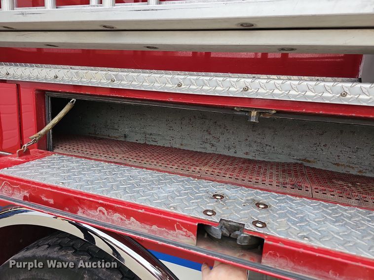 image for item DM1585 1987 Pierce fire truck