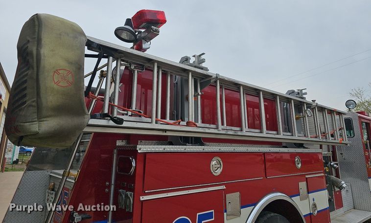 image for item DM1585 1987 Pierce fire truck