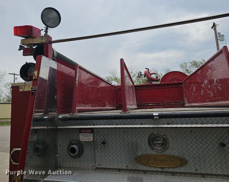 image for item DM1585 1987 Pierce fire truck