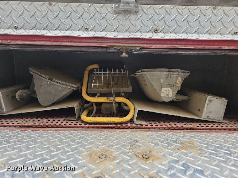 image for item DM1585 1987 Pierce fire truck