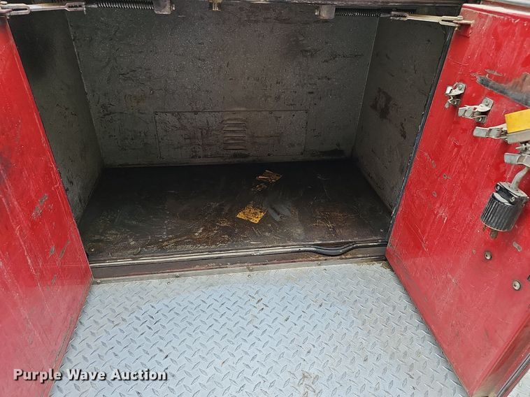 image for item DM1585 1987 Pierce fire truck