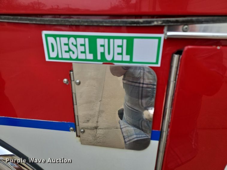 image for item DM1585 1987 Pierce fire truck