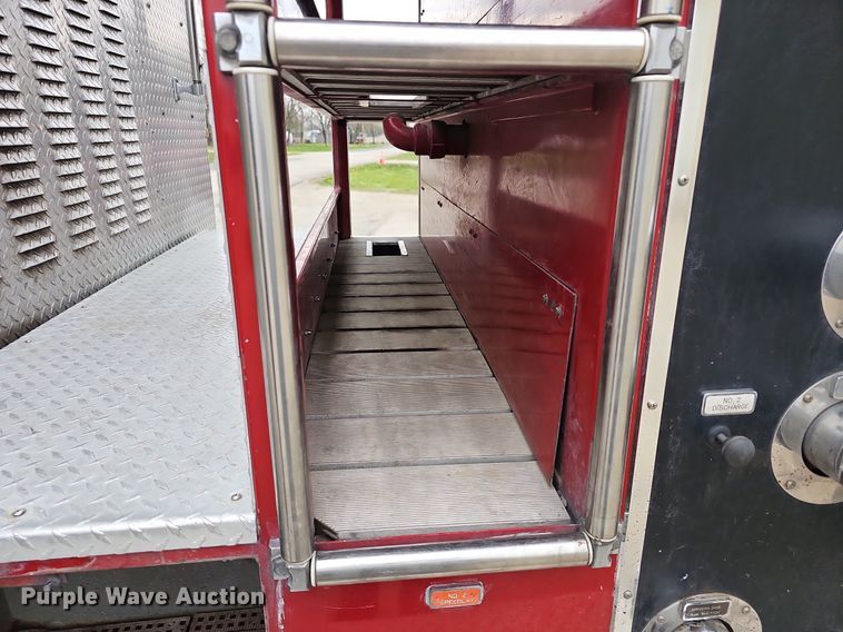 image for item DM1585 1987 Pierce fire truck