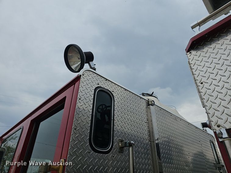 image for item DM1585 1987 Pierce fire truck