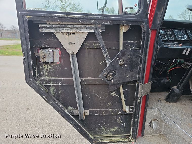 image for item DM1585 1987 Pierce fire truck