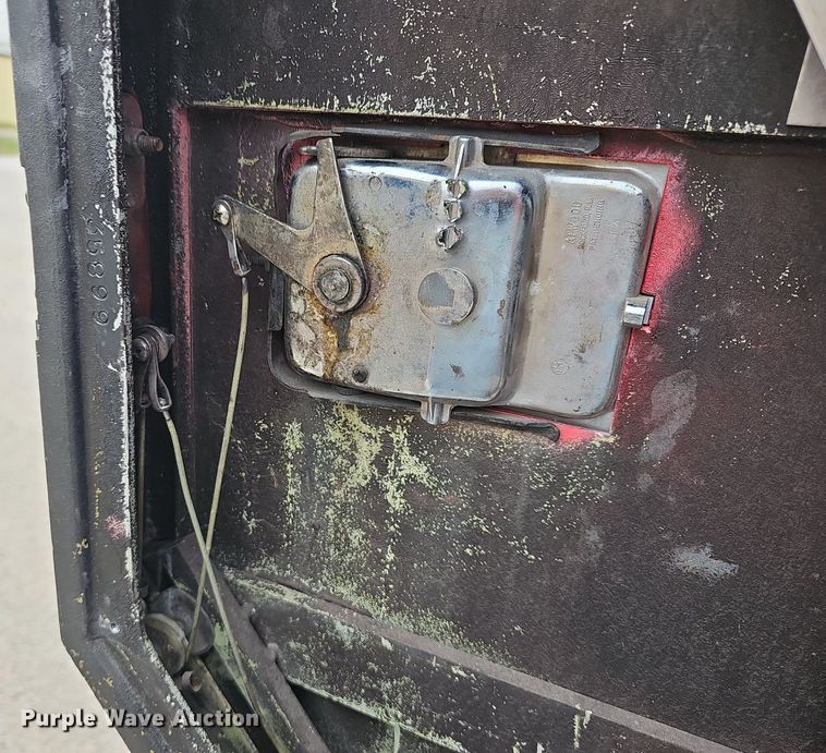 image for item DM1585 1987 Pierce fire truck