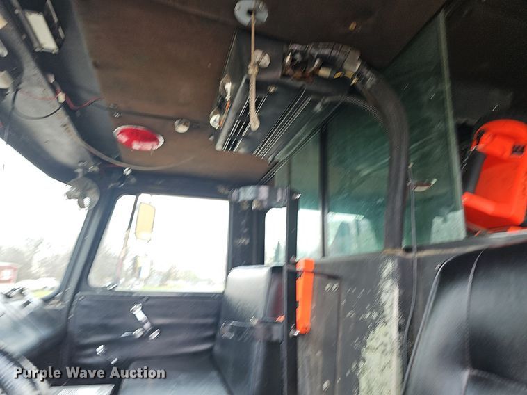 image for item DM1585 1987 Pierce fire truck