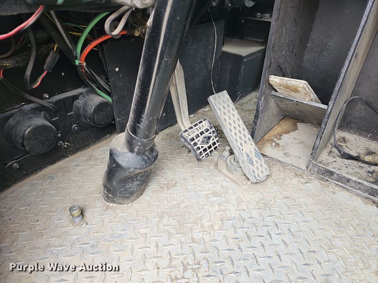 image for item DM1585 1987 Pierce fire truck