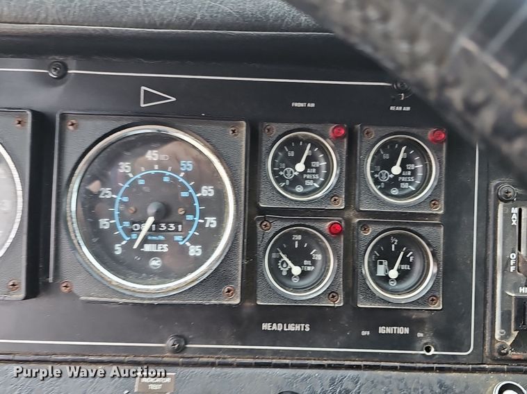 image for item DM1585 1987 Pierce fire truck