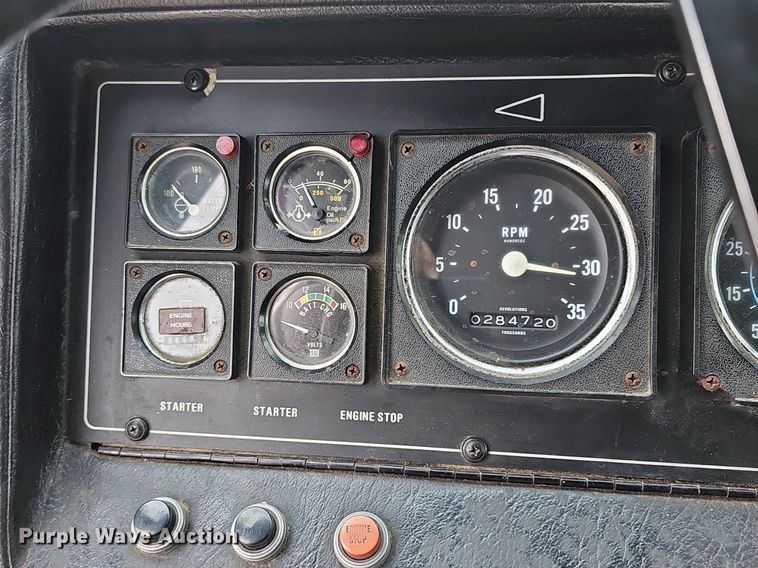 image for item DM1585 1987 Pierce fire truck