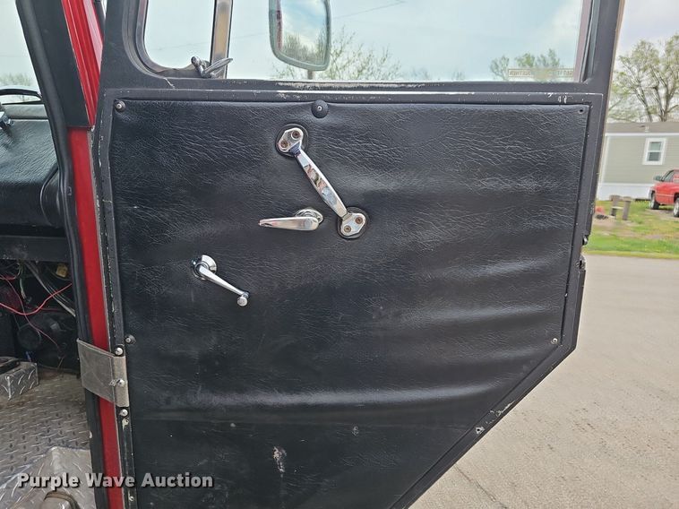 image for item DM1585 1987 Pierce fire truck