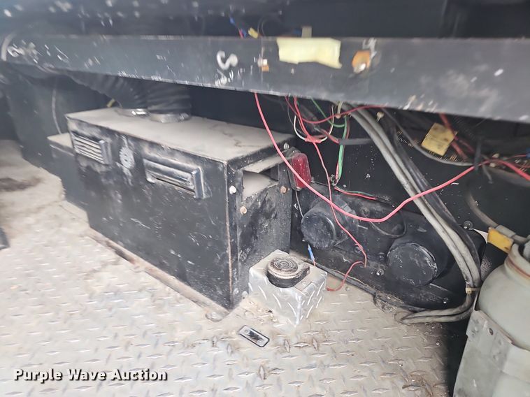 image for item DM1585 1987 Pierce fire truck