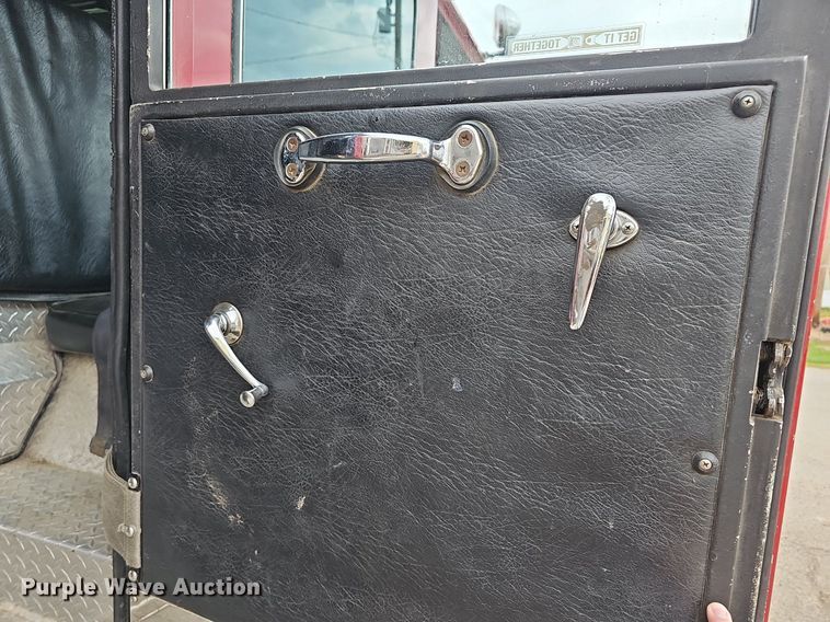 image for item DM1585 1987 Pierce fire truck