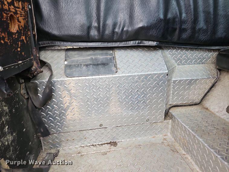 image for item DM1585 1987 Pierce fire truck