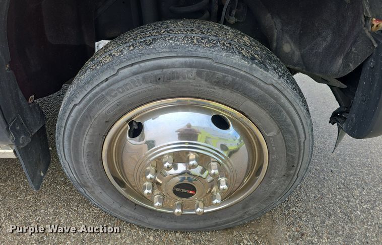 image for item DM1605 2012 Ford F450 Super Duty XLT ambulance