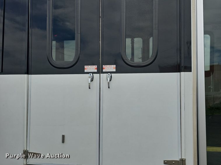 image for item DM1606 2013 Glaval shuttle bus