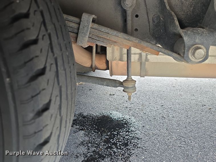 image for item DM1606 2013 Glaval shuttle bus