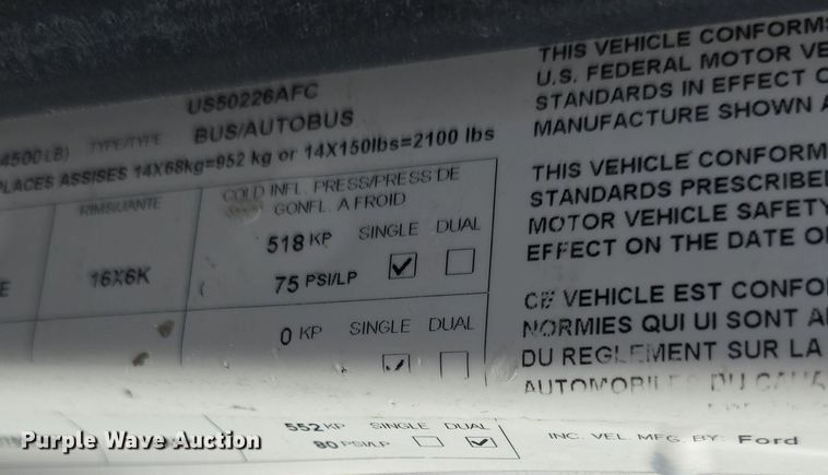 image for item DM1606 2013 Glaval shuttle bus