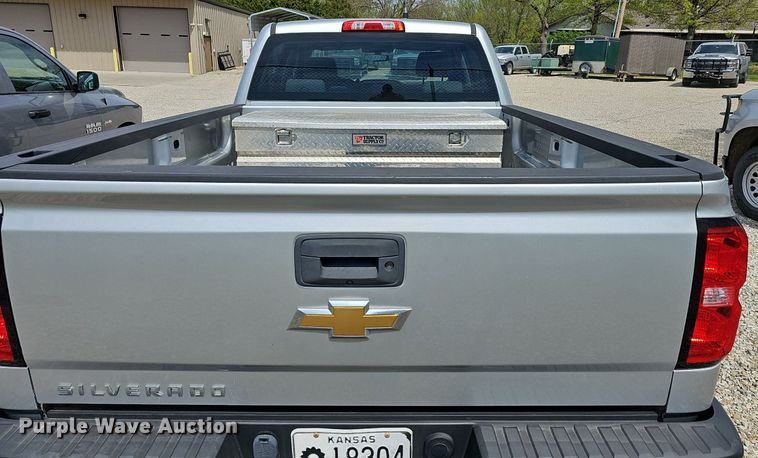 image for item DM1639 2018 Chevrolet Silverado 1500 Crew Cab pickup truck